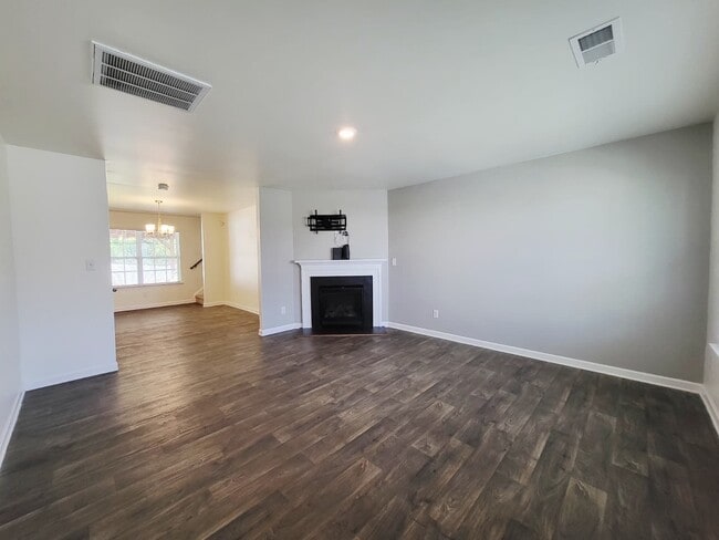 Building Photo - 597 Bloomover St