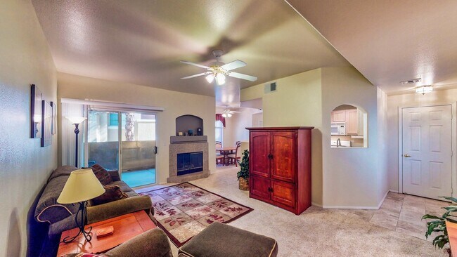Building Photo - Experience Las Vegas in style and comfort ...