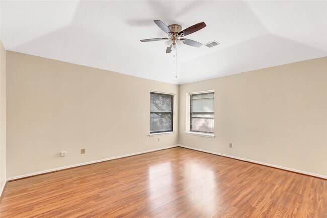 Building Photo - 8406 Vistadale Dr