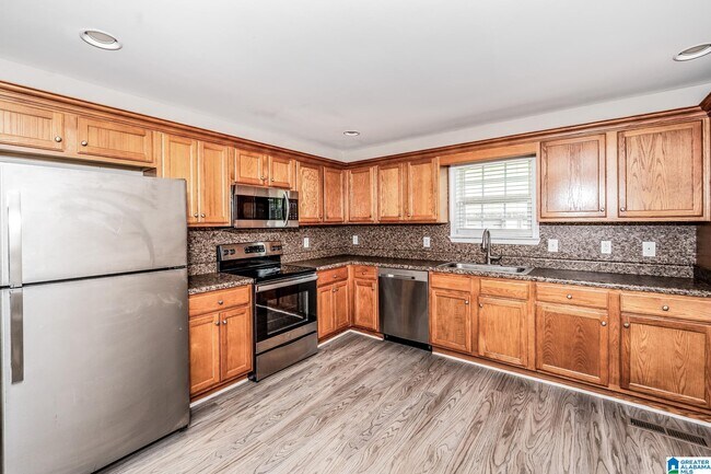 Building Photo - 865 Moonlite Dr