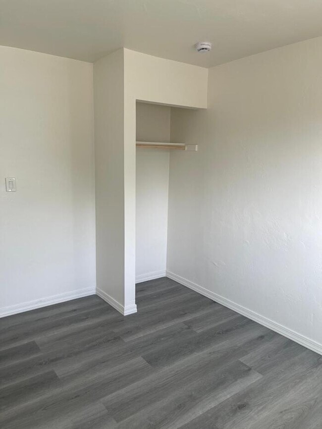 Building Photo - 4602 W Whitton Ave