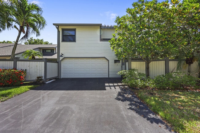 Building Photo - 13400 Bedford Mews Ct