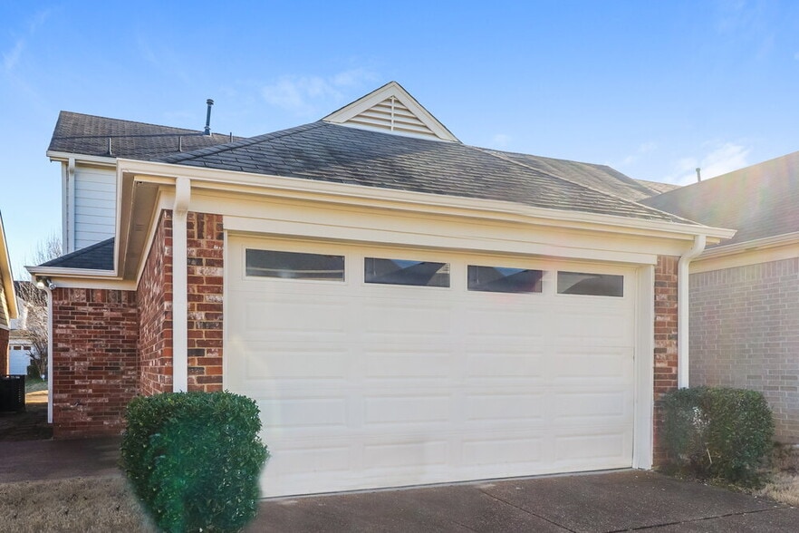 Building Photo - 9146 Cinderhill Cove E