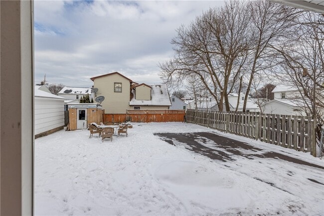 Building Photo - 207 W Ivy St