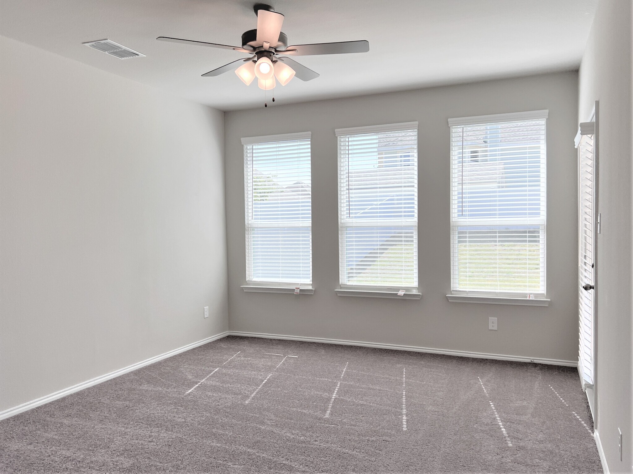 Building Photo - 5945 Hopkins Dr