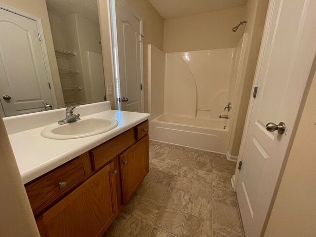 Building Photo - Pre-Leasing for August 2 2026 WITH FENCED IN YARD! 1/2 Off Deposit!