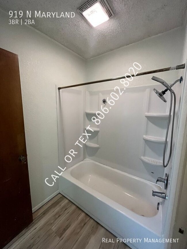 Building Photo - 919 N Maryland-