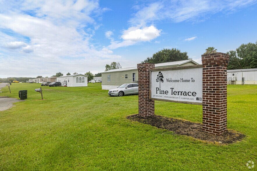Pine Terrace - Community - Pine Terrace