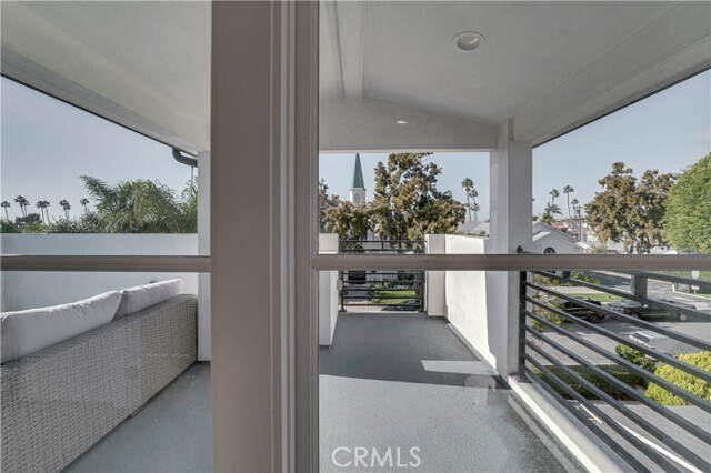 Building Photo - 608 Heliotrope Ave
