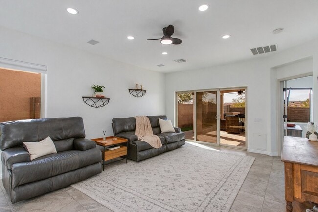 Building Photo - 8242 S Hidden Trail Ct