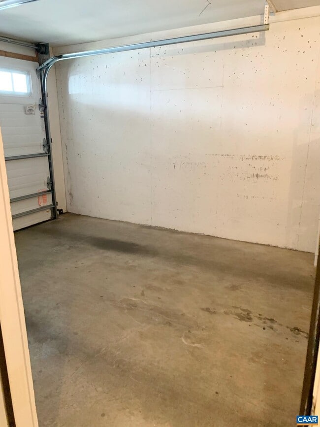 Building Photo - 112 Old Fifth Cir