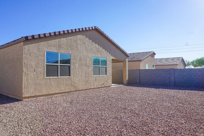 Building Photo - 6980 E Gamebird Way