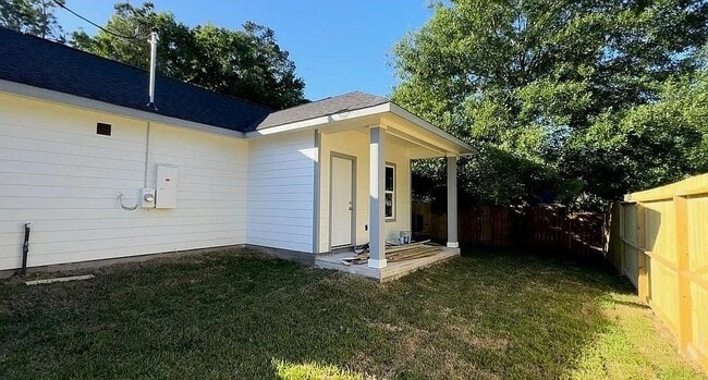 Building Photo - 16713 E Forrestal St