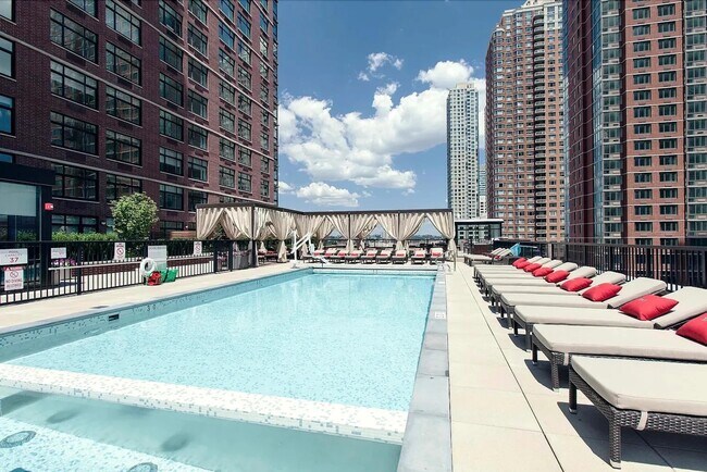 Building Photo - 110 1st St