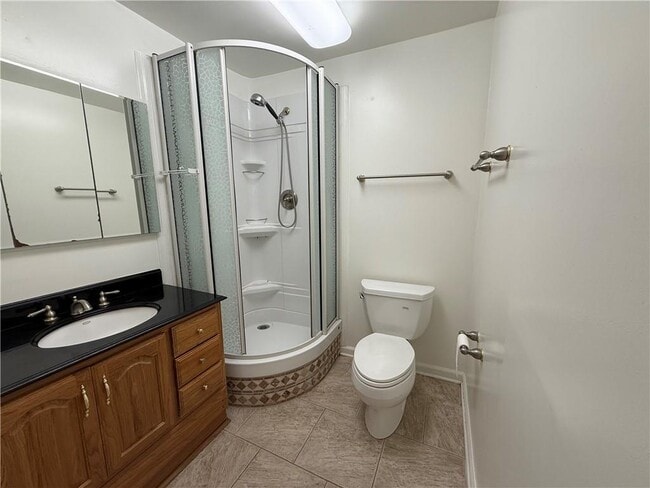 Building Photo - 800 Glenairy Dr NE