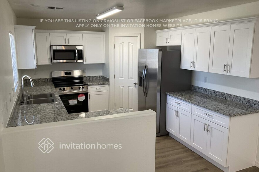 Building Photo - 1220 E Christopher St