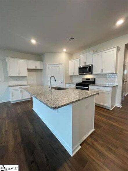 Building Photo - 933 Greyford Ln