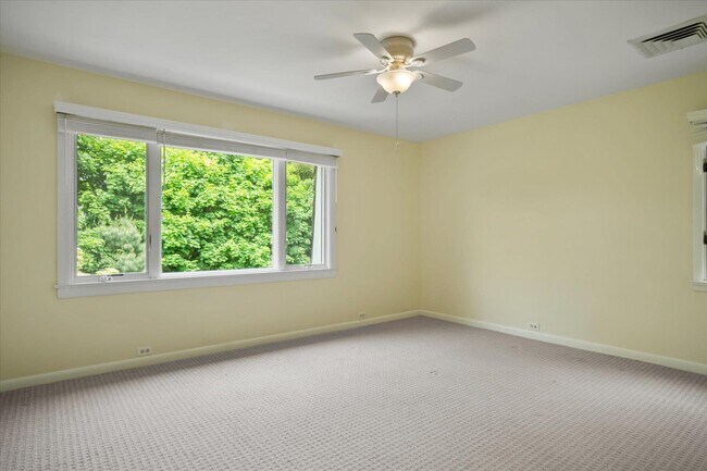 Building Photo - 188 Main St