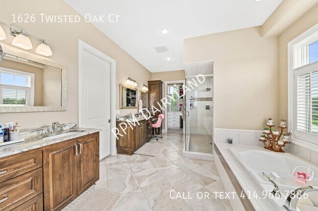 Building Photo - 1626 Twisted Oak Ct