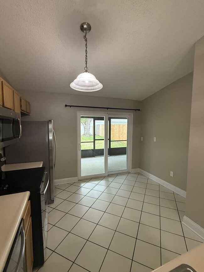 Building Photo - Charming 2 bedroom, 2 bath Home HEATHER LAKES
