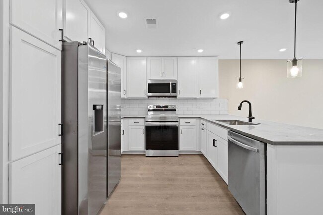 Building Photo - 1721 N 21st St