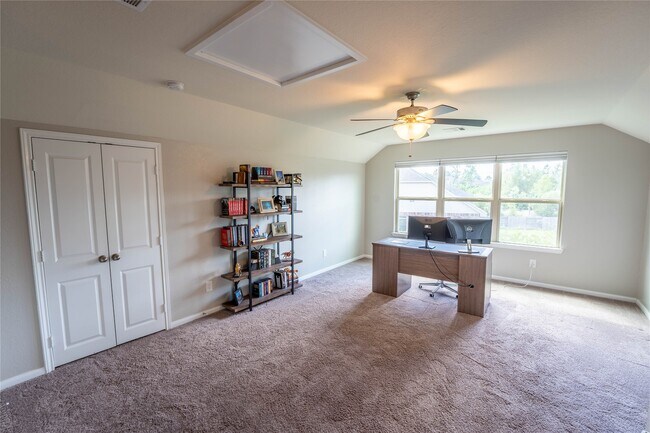 Building Photo - 193 Climbing Oaks Pl