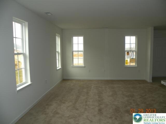 Building Photo - 5985 Valley Forge Dr