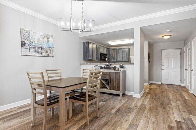 Building Photo - 124 Plaza Dr