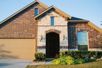 Building Photo - 3501 Holly Rd