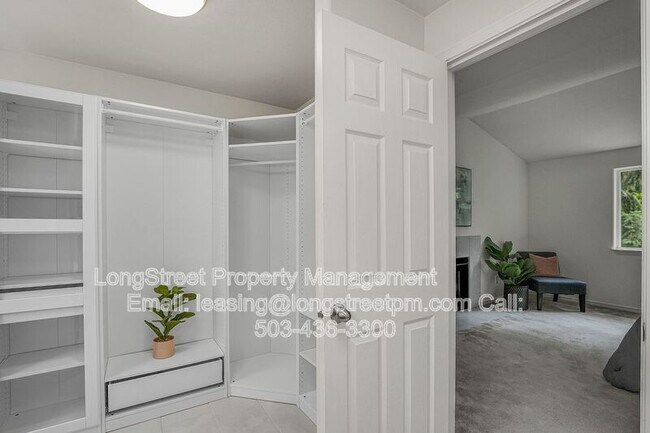Building Photo - 7246 NE Shaleen St