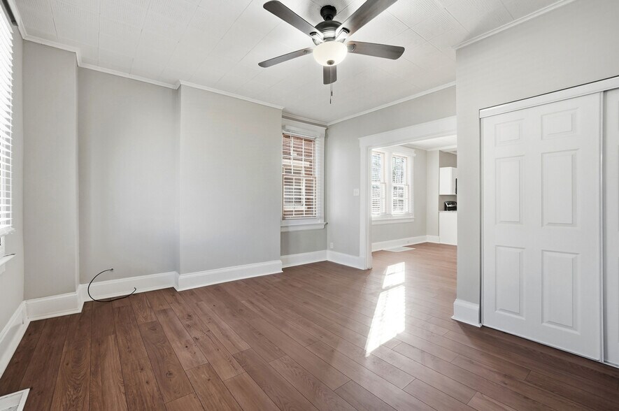 Building Photo - 2905 Robertson Ave