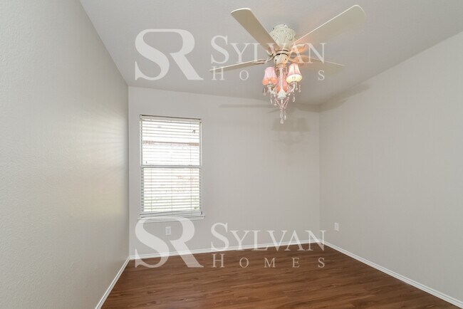 Building Photo - Lease today! No extra charge for contentment and relaxation!