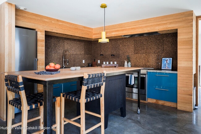 Building Photo - 94 Cherry Hill Rd