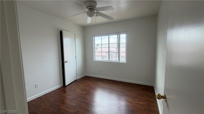 Building Photo - 5328 Desert Columbine Ct