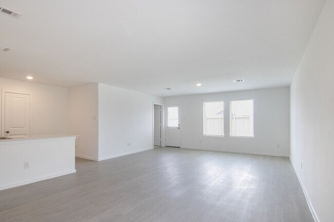 Building Photo - 25653 Rose Creek Dr