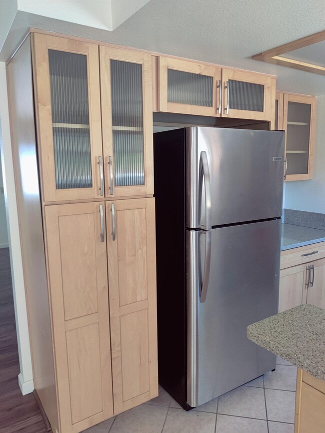 Building Photo - 18589 Lake Forest Dr