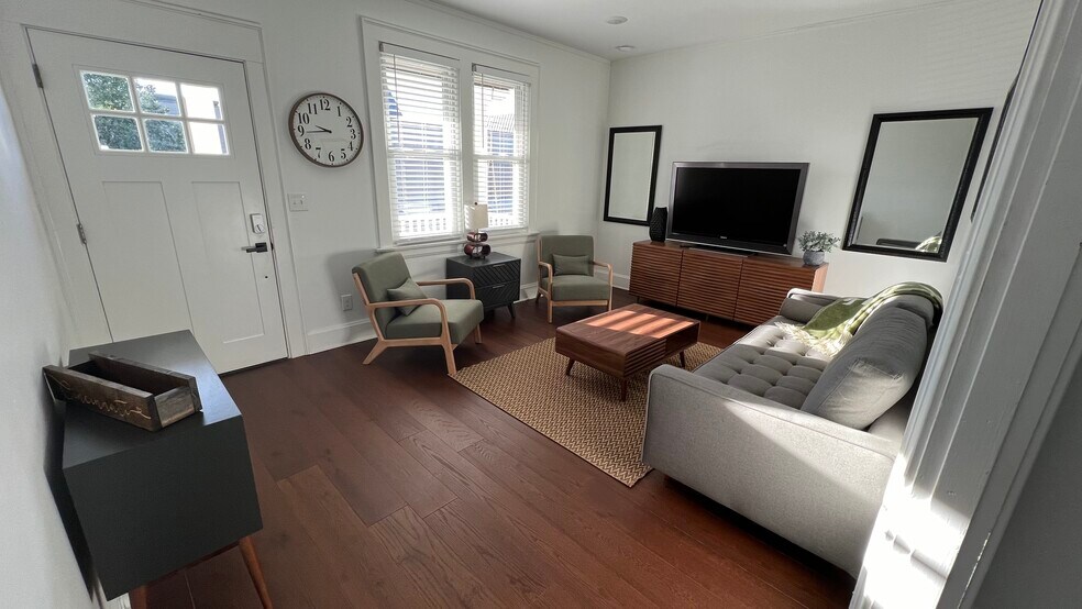 Building Photo - 3044 Minot Ave