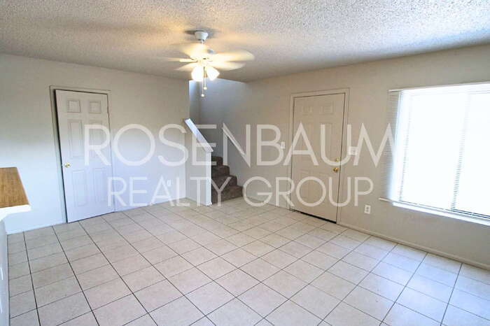 Building Photo - 410 E 9th Ave