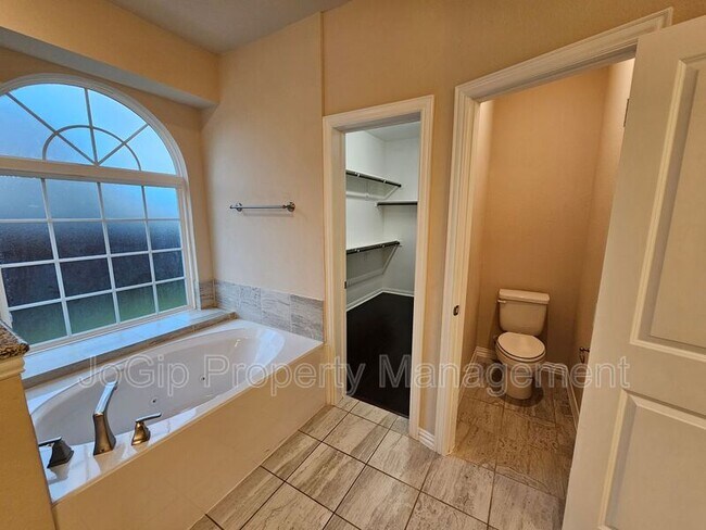 Building Photo - 4318 Egret Ct