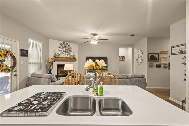 Building Photo - 2919 Shetland Dr