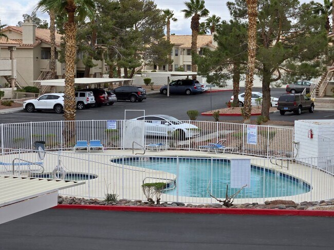 Building Photo - A Nicely Remodeled 2 Bedroom upstairs unit...
