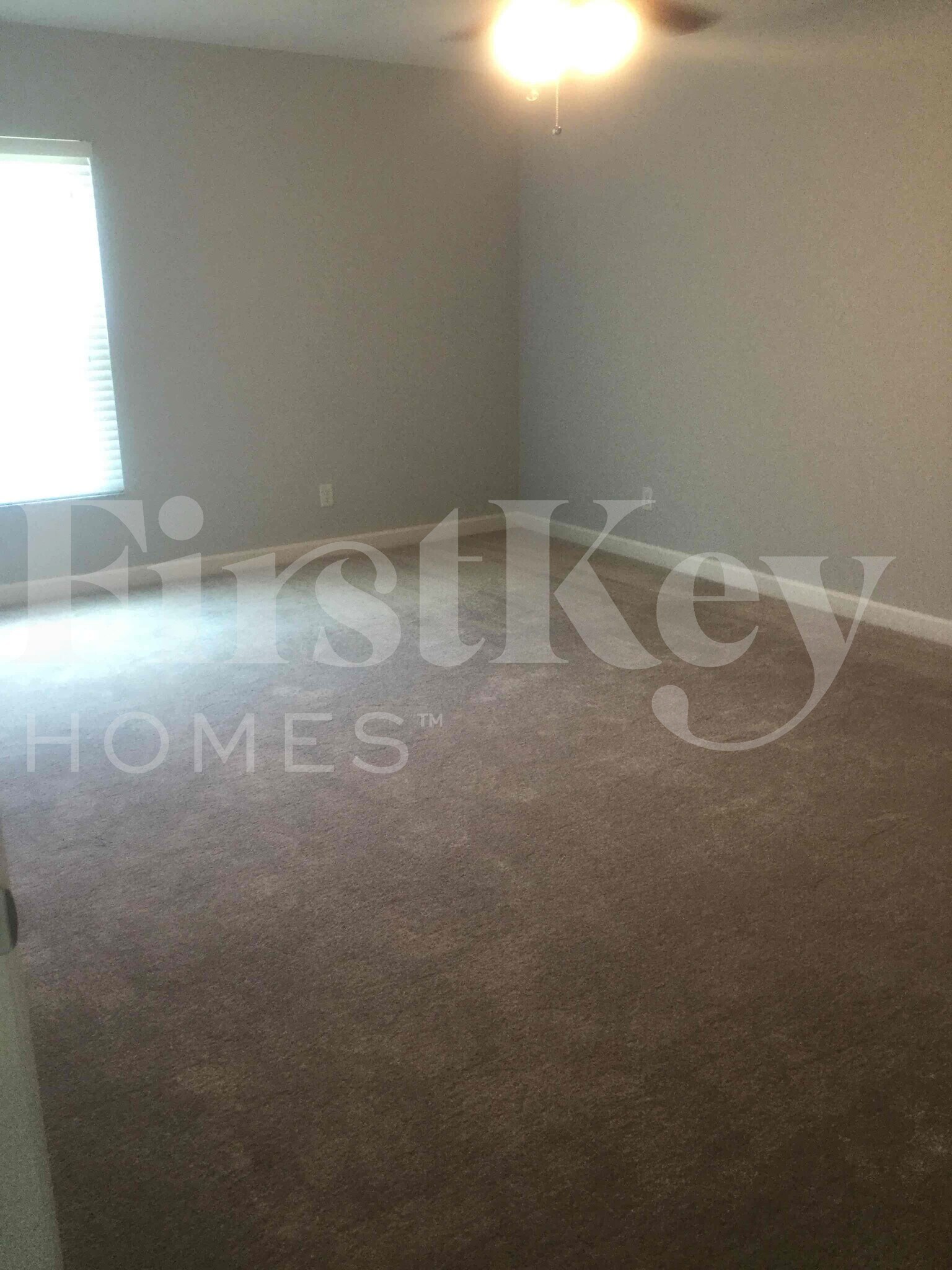 Building Photo - 328 SW Ridgecrest Dr