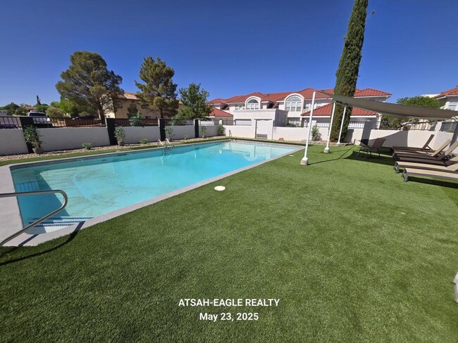 Building Photo - 1200 Glen Canyon Dr