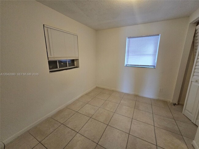 Building Photo - 2203 Taft St