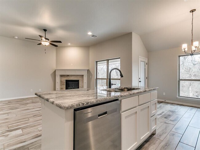 Building Photo - 12104 Rockbed Dr