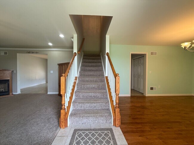 Building Photo - For Rent 3 bed / 2.5 bathrooms | attached 2 car-garage plus detached 2 car-garage on a 1.52-acre ...