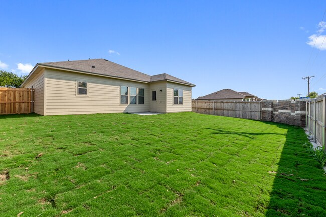 Building Photo - 604 Parkfield Ln
