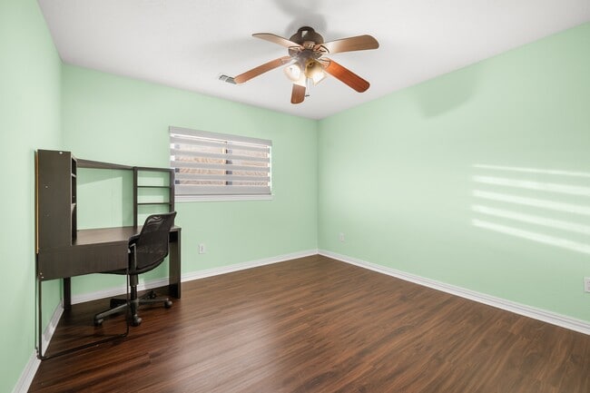 Building Photo - 1530 Hunter Green Ln