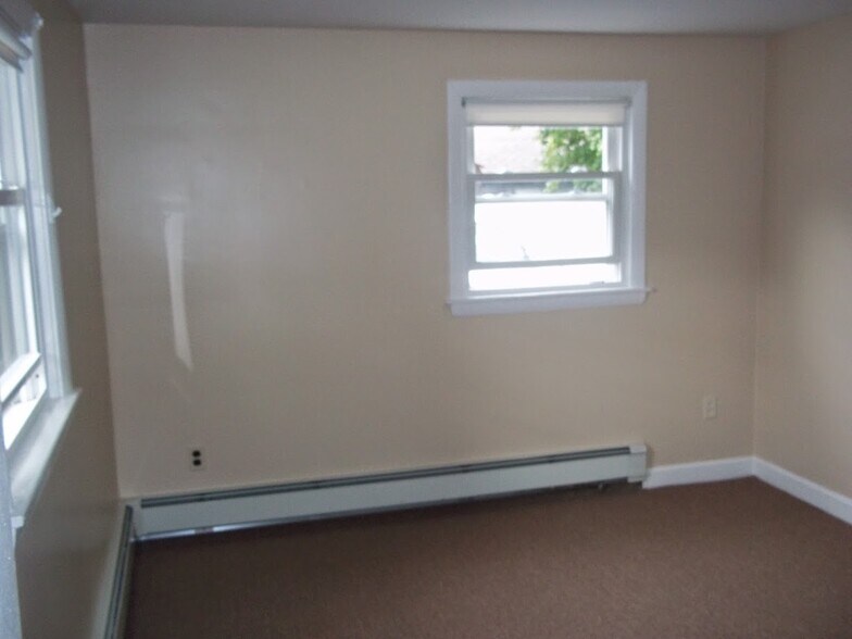 Bedroom - 33A Bridge St