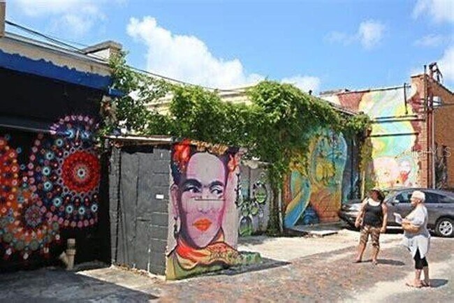 Building Photo - 811 26th Ave N